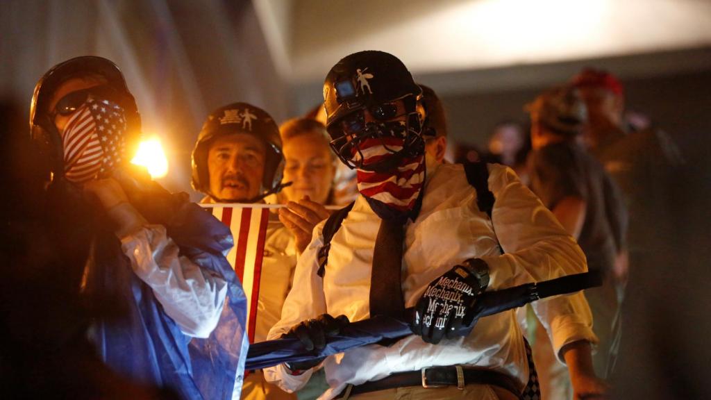 Supremacistas blancos.