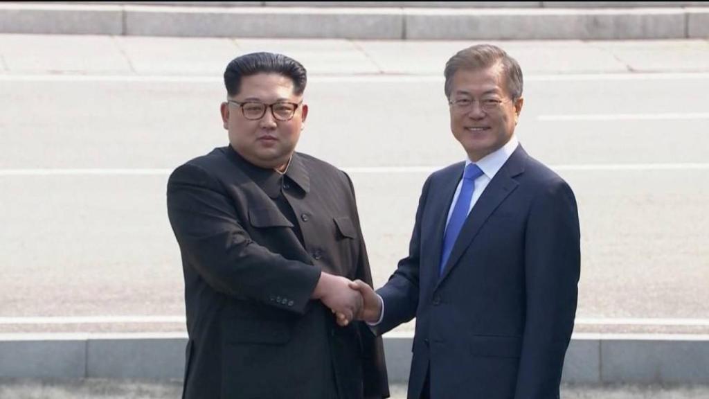 Kim Jong Un, presidente norcoreano y Moon Jae-in, líder de Corea del Sur