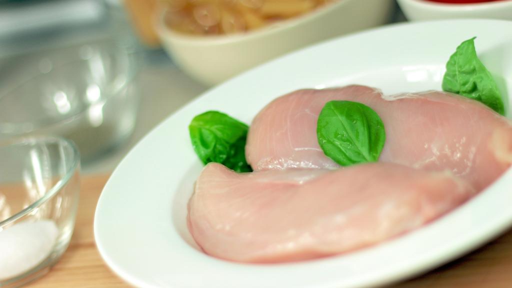 Una pechuga de pollo.