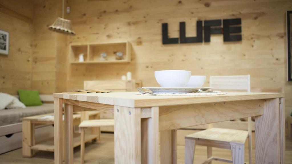 Muebles Lufe, imagen de archivo.