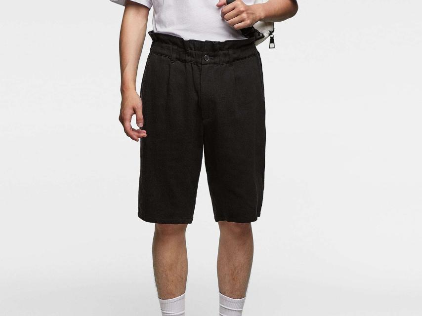 Pantalón tiro alto de Zara, 12,99 euros.