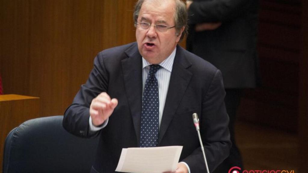 juan-vicente-herrera-en-el-pleno-de-las-cortes-de-hoy