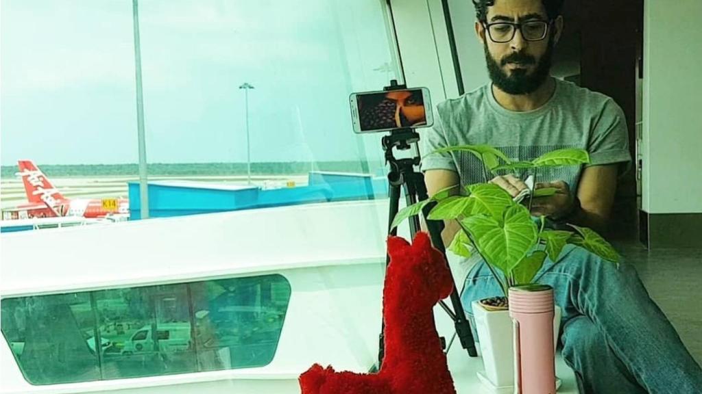 Hassan usa las redes sociales para dar a conocer su situación