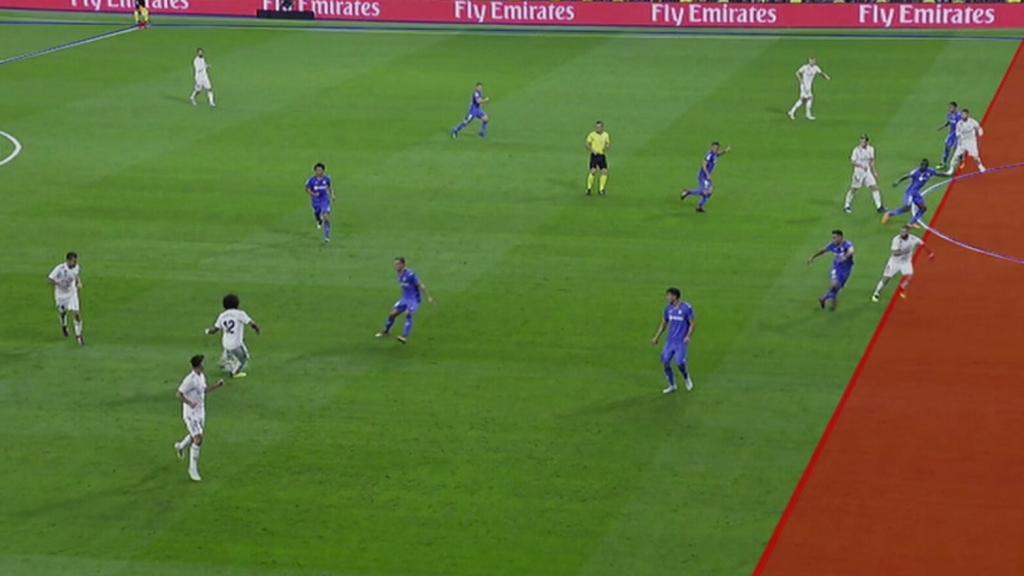 Primera jugada analizada con el VAR en el Santiago Bernabéu