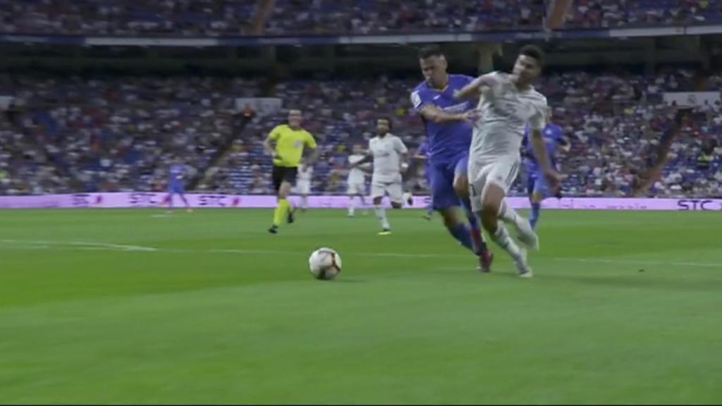 Penalti no pitado sobre Asensio