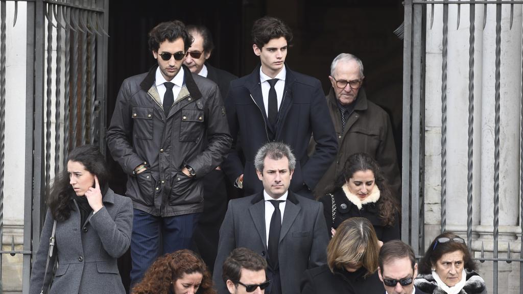 Diego Martínez-Bordiú (con gafas de sol) junto a su hermano Daniel (izquierda)