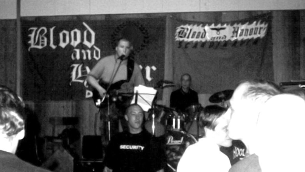 Schmid, durante un concierto del grupo skin Blood & Honour