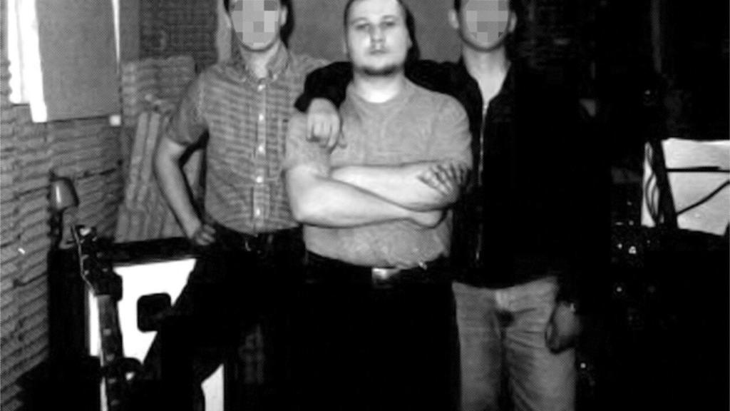 Schmid, con unos compañeros de grupo.