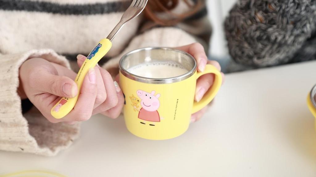 Un aporte adecuado de calcio mantiene los huesos fuertes.