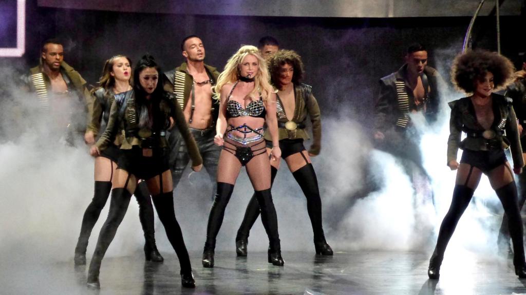 Britney Spears en uno de sus últimos conciertos en Gran Bretaña.