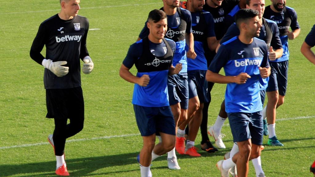 Lunin, en un entrenamiento con el Leganés.