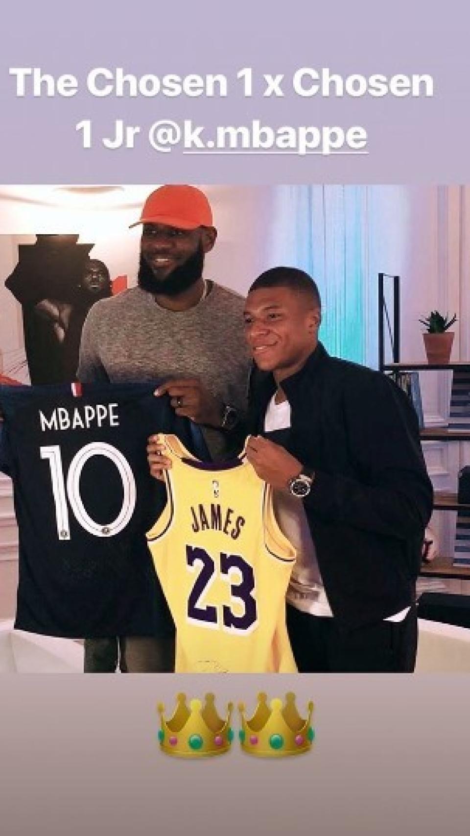 Lebron James, junto a Mbappé.