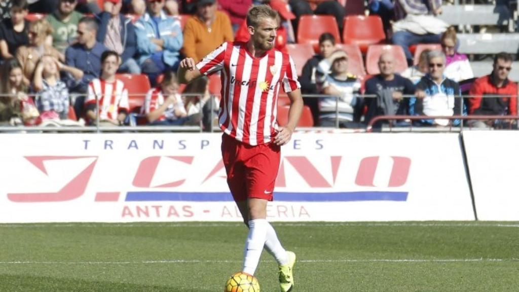 Esteban Savelijch en su anterior etapa en el Almería. Foto udalmeriasad