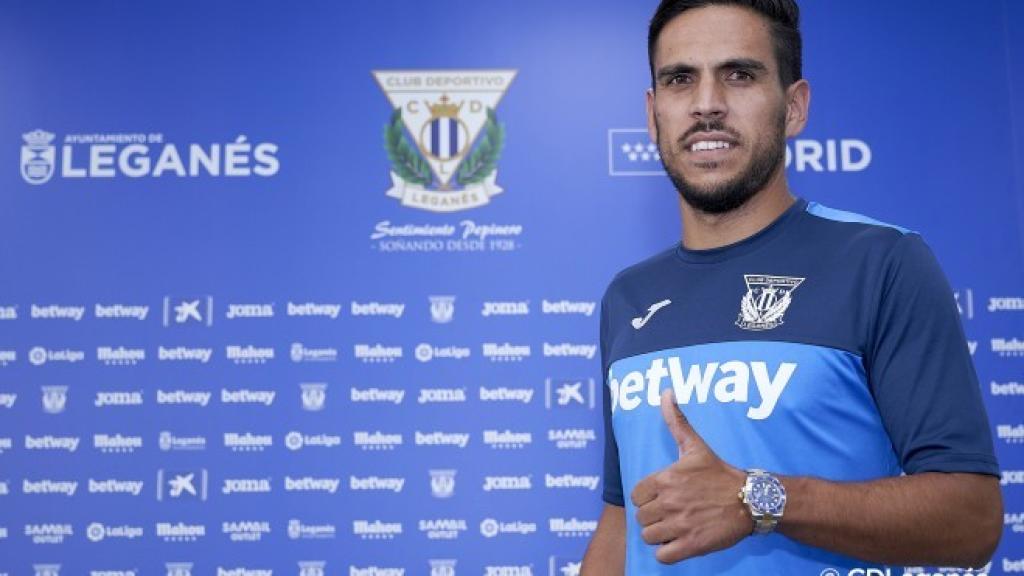 Recio, posando con la camiseta del Leganés. Foto: cdleganés.com