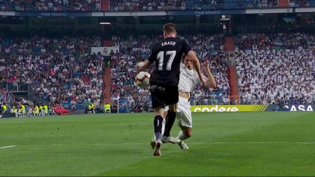 Mano no sancionada en el área del Leganés