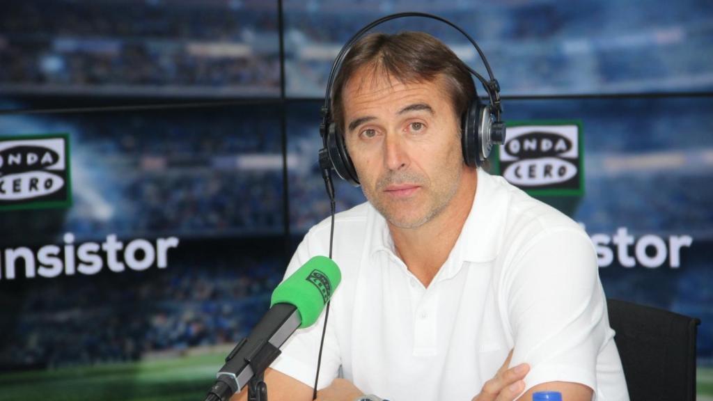 Lopetegui siendo entrevistado en Onda Cero. Foto: Twitter (@ElTransistorOC)