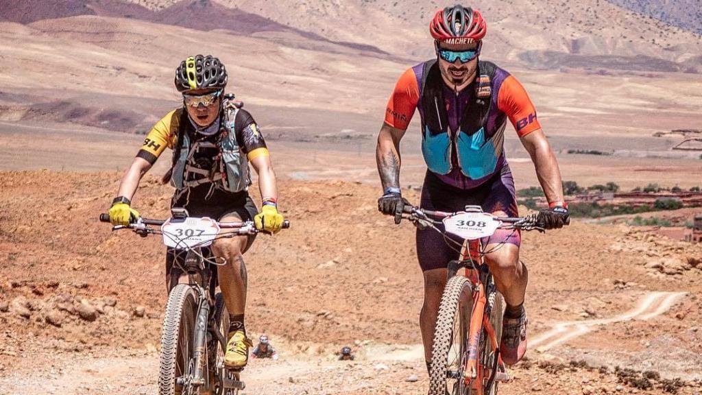 Valentí, junto a su hermana Mercè en la pasada edición de la Titan Desert.