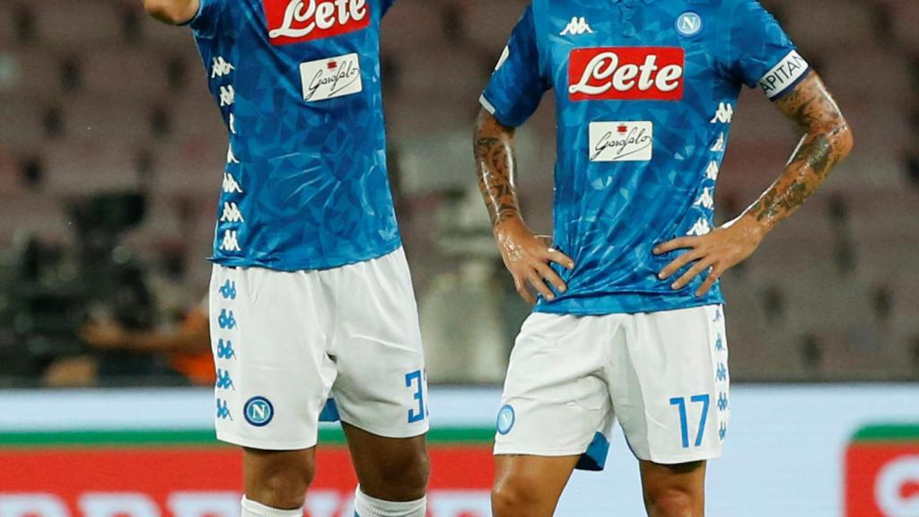 Albiol durante un partido con el Nápoles