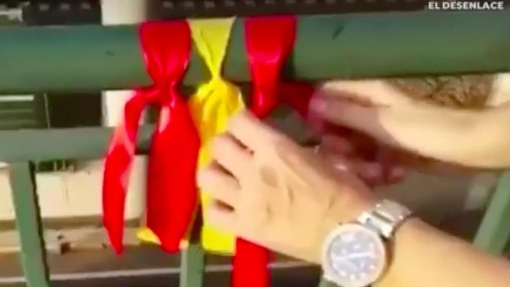 Los tres lazos convertidos en la bandera de España