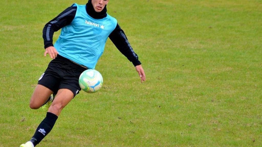 José Luis Rodríguez entrenando con el Danubio. Foto: Twitter (@PumaRodriguez04)
