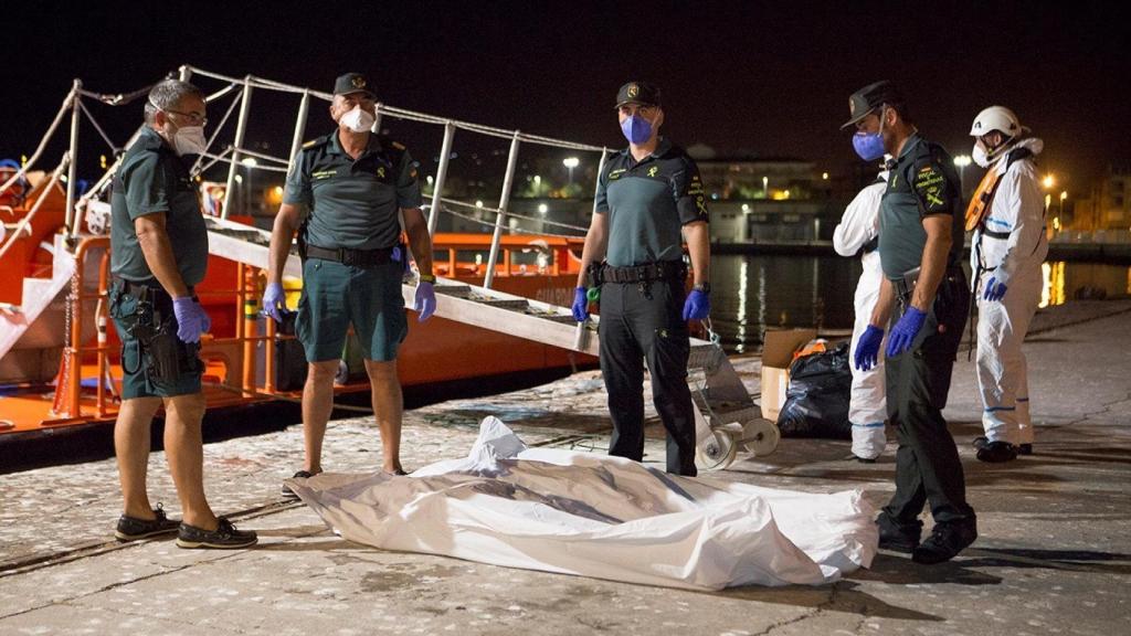 Llegada al puerto granadino de Motril de los inmigrantes rescatados por Salvamento Marítimo.