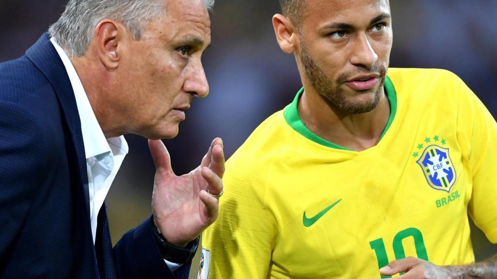 Tite dialoga con Neymar. Foto: Twitter (@FIFAWorldCup)