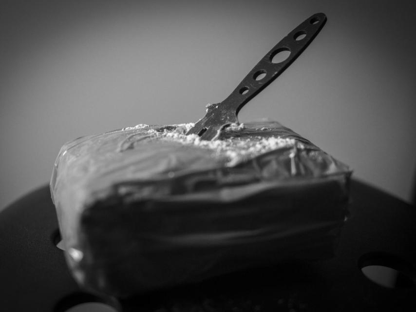 Toda una red de intermediarios interviene para que a España llegue un kilo de cocaína como el de la imagen.