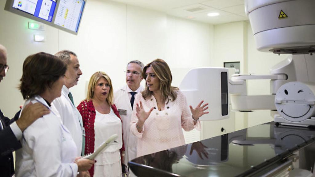 Susana Díaz, presidenta de la Junta de Andalucía, en una visita al Hospital de Jerez (Cádiz), en junio del año pasado.