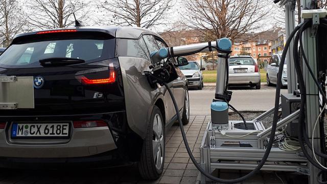 El prototipo diseñado para la carga rápida y adaptativa de vehículos eléctricos.