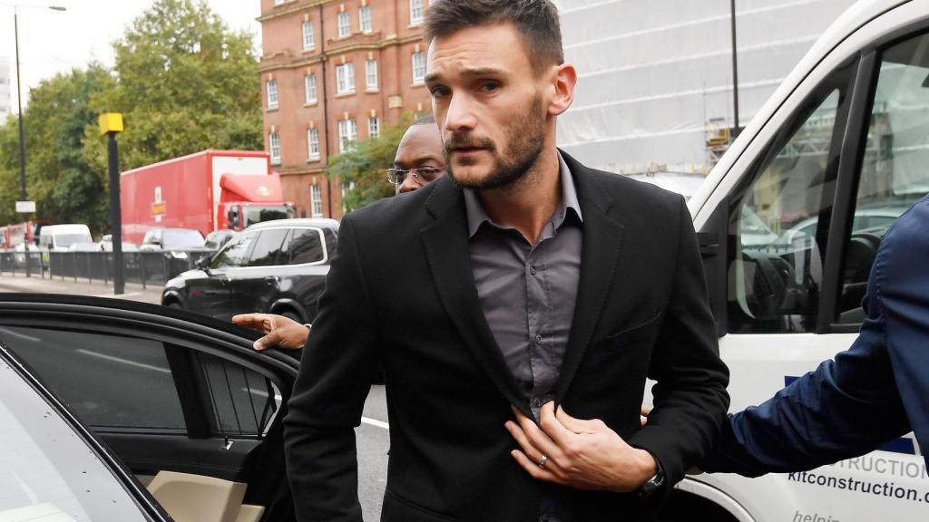 Lloris, a las puertas del juzgado de Londres.