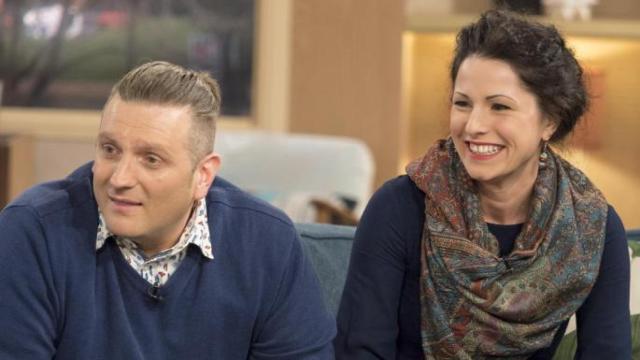 Un hombre sin pene pierde la virginidad a los 45 años gracias a un pene biónico