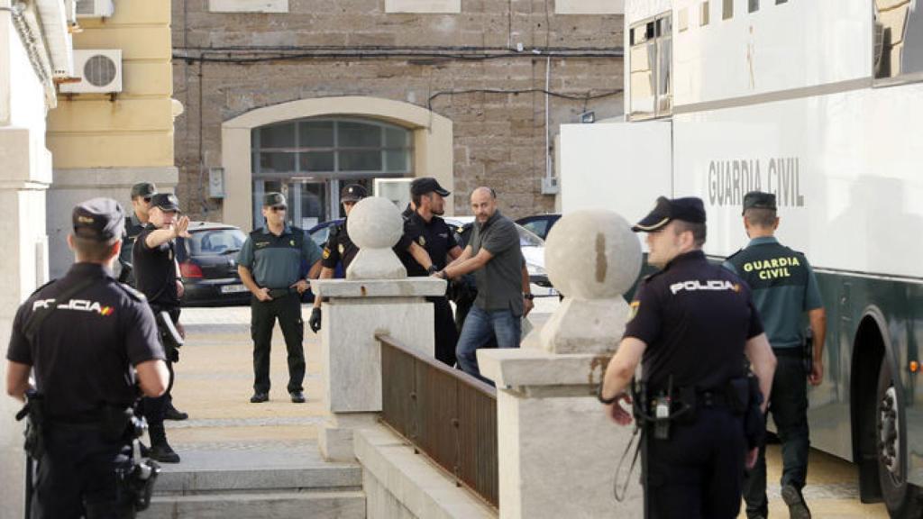 “Lo más probable es que no descansen hasta llevárselo por delante”, dice un policía.