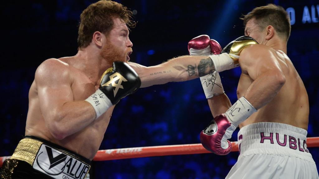 Canelo derrota a Golovkin y le quita los títulos de peso medio