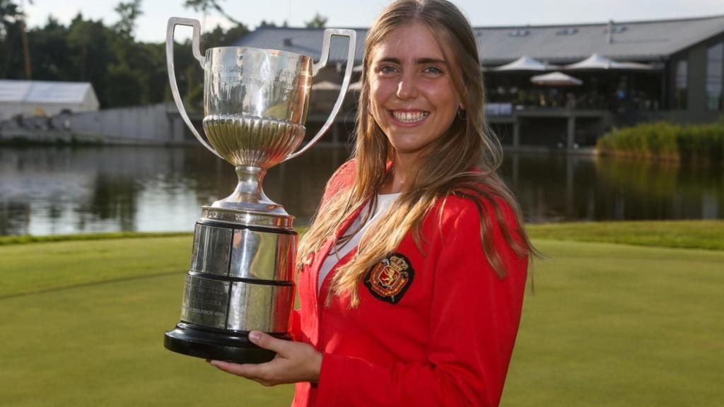 Celia Barquín, tras ganar el Campeonato Europeo Amateur. Twitter: (@celiabarquin)