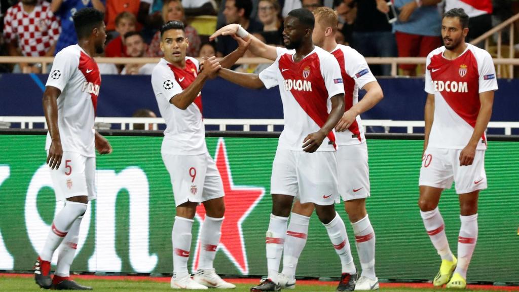 Los jugadores del Mónaco celebran su gol