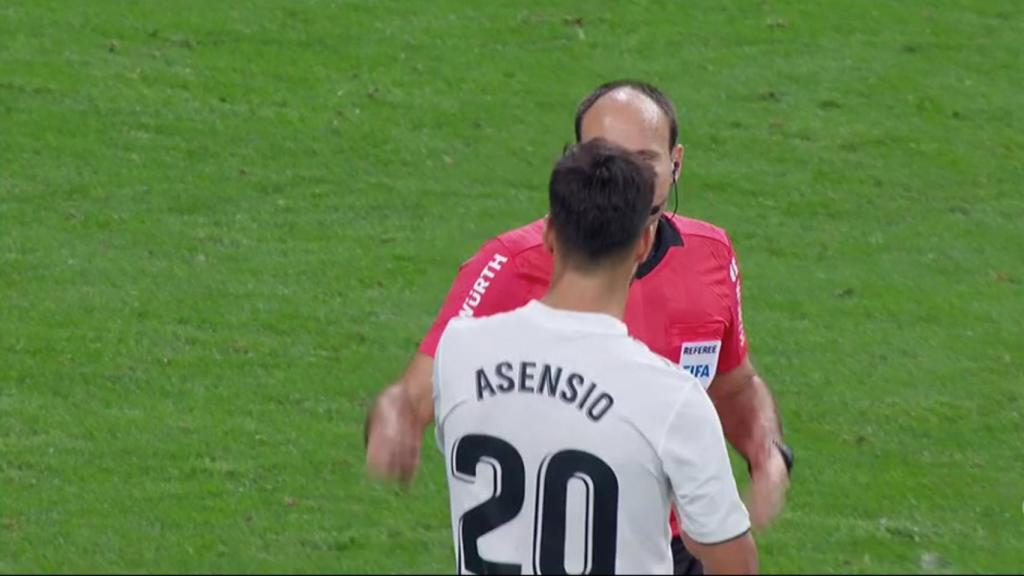 Asensio hablando con Mateu