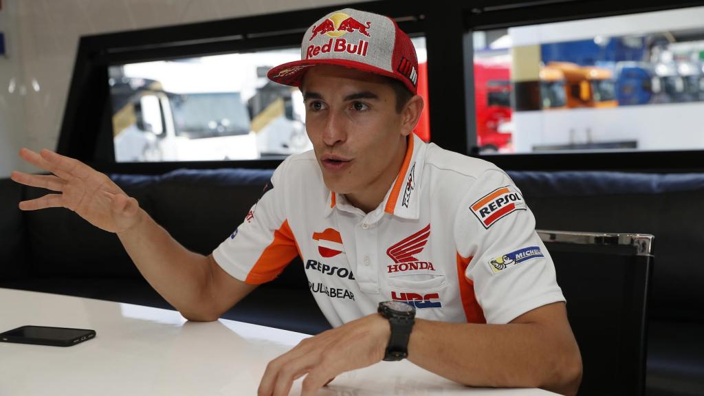 Marc Márquez, en un momento de la entrevista en el circuito MotorLand Aragón.
