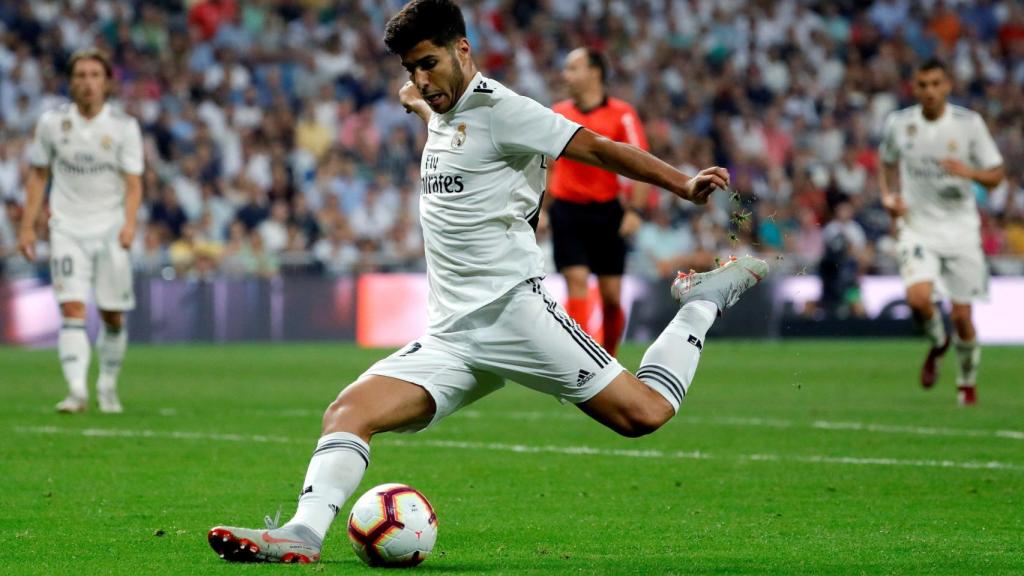Asensio marca un gol contra el Espanyol