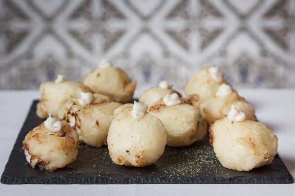 Buñuelos en tempura de bacalao, El Zorzal