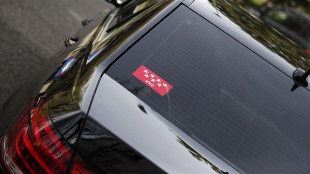 Imagen de archivo de un coche con licencia VTC