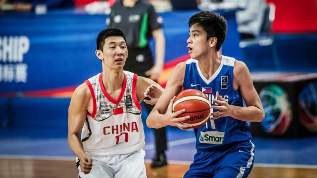 Kai Sotto, con las categorías inferiores de Filipinas. Foto: fiba.basketball