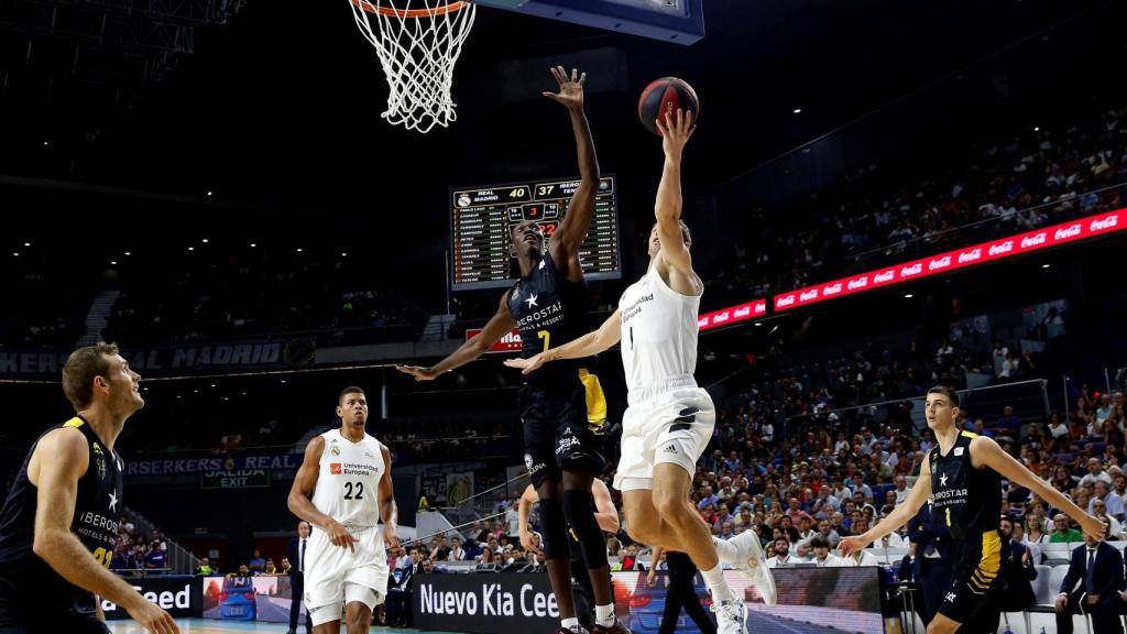 Partido entre el Real Madrid y el Iberostar.
