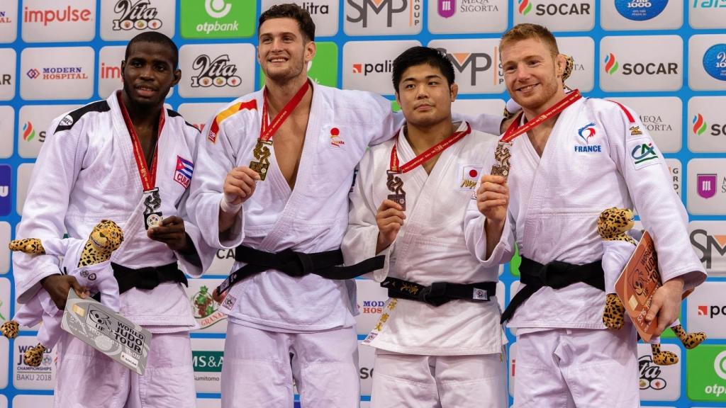 Niko Sherazadishvili, con la medalla de oro