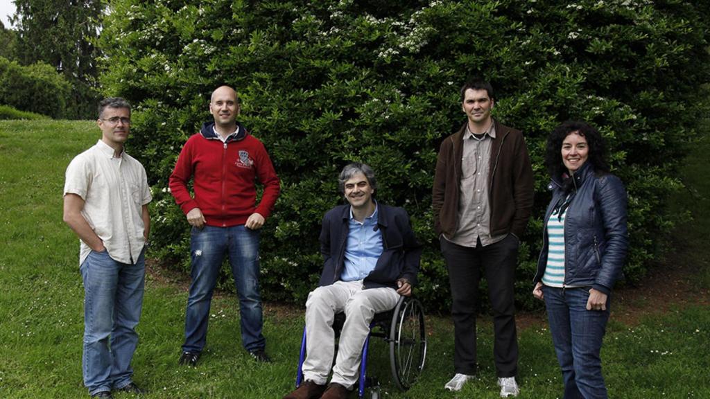 El equipo de Affinimeter reunido en torno al profesor Ángel Piñeiro impulsor del proyecto.
