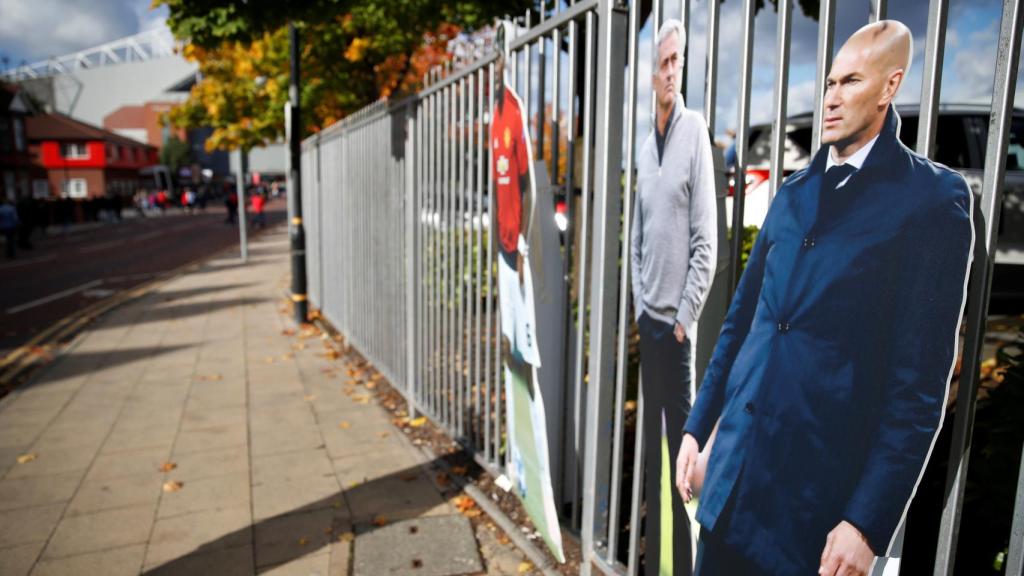 La imagen de Zidane aparece en los aledaños de Old Trafford