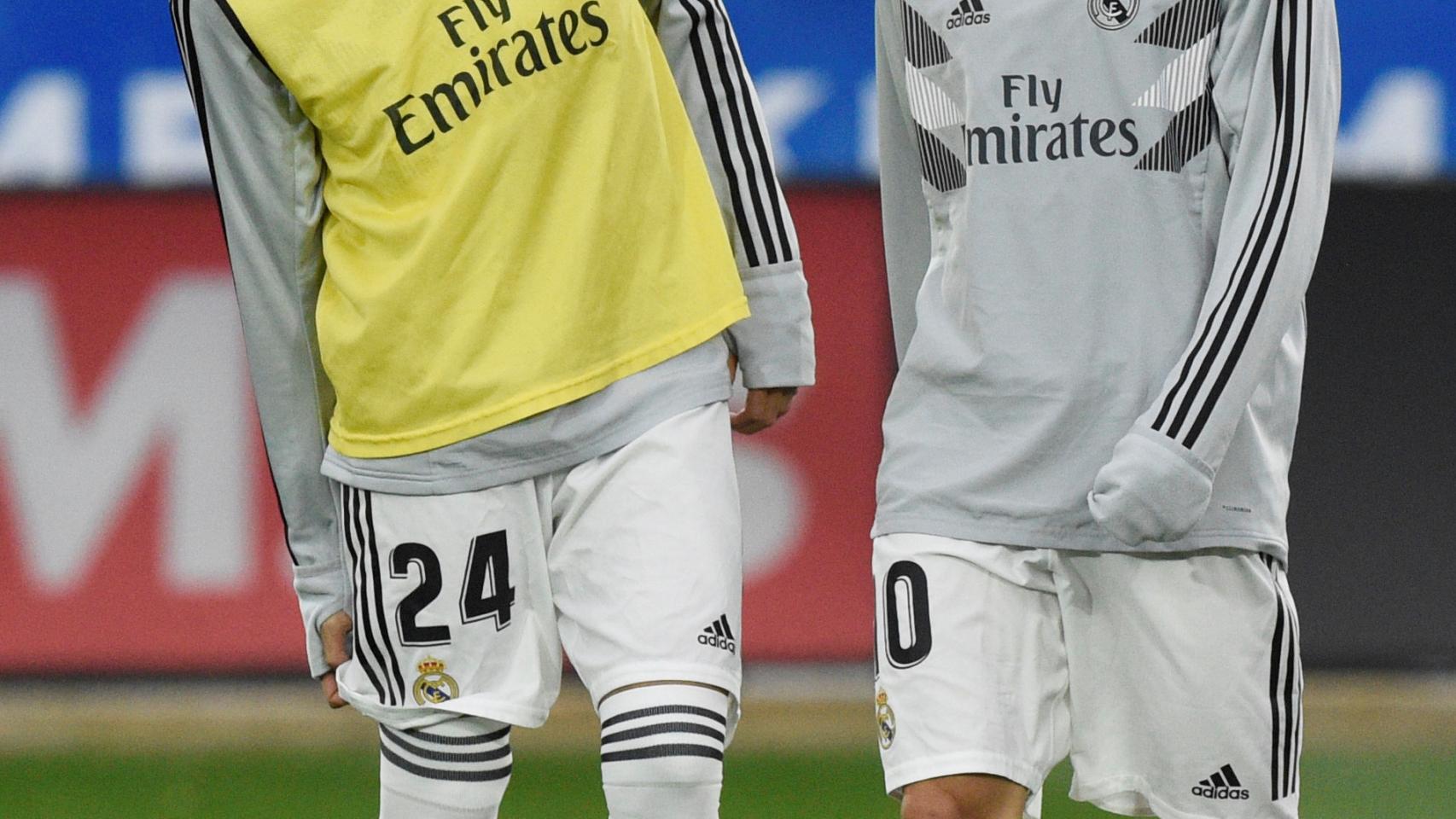Ceballos y Modric, durante el calentamiento