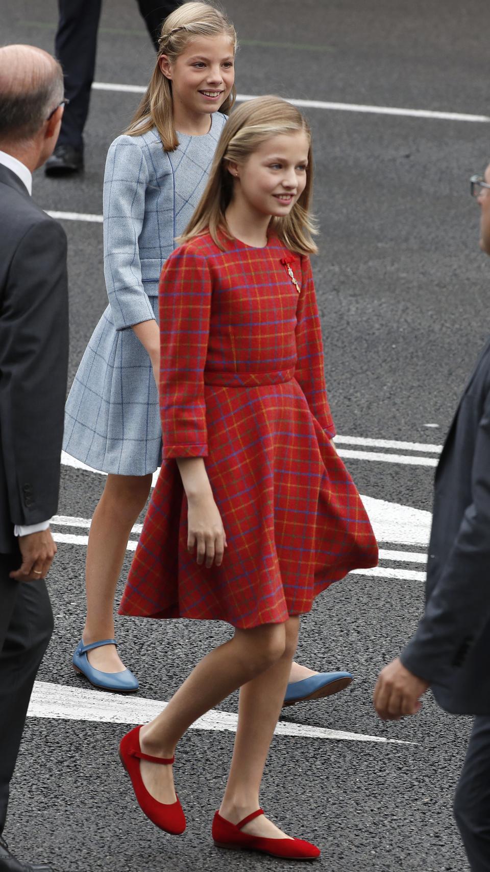 La princesa Leonor y la infanta Sofía en el desfile.