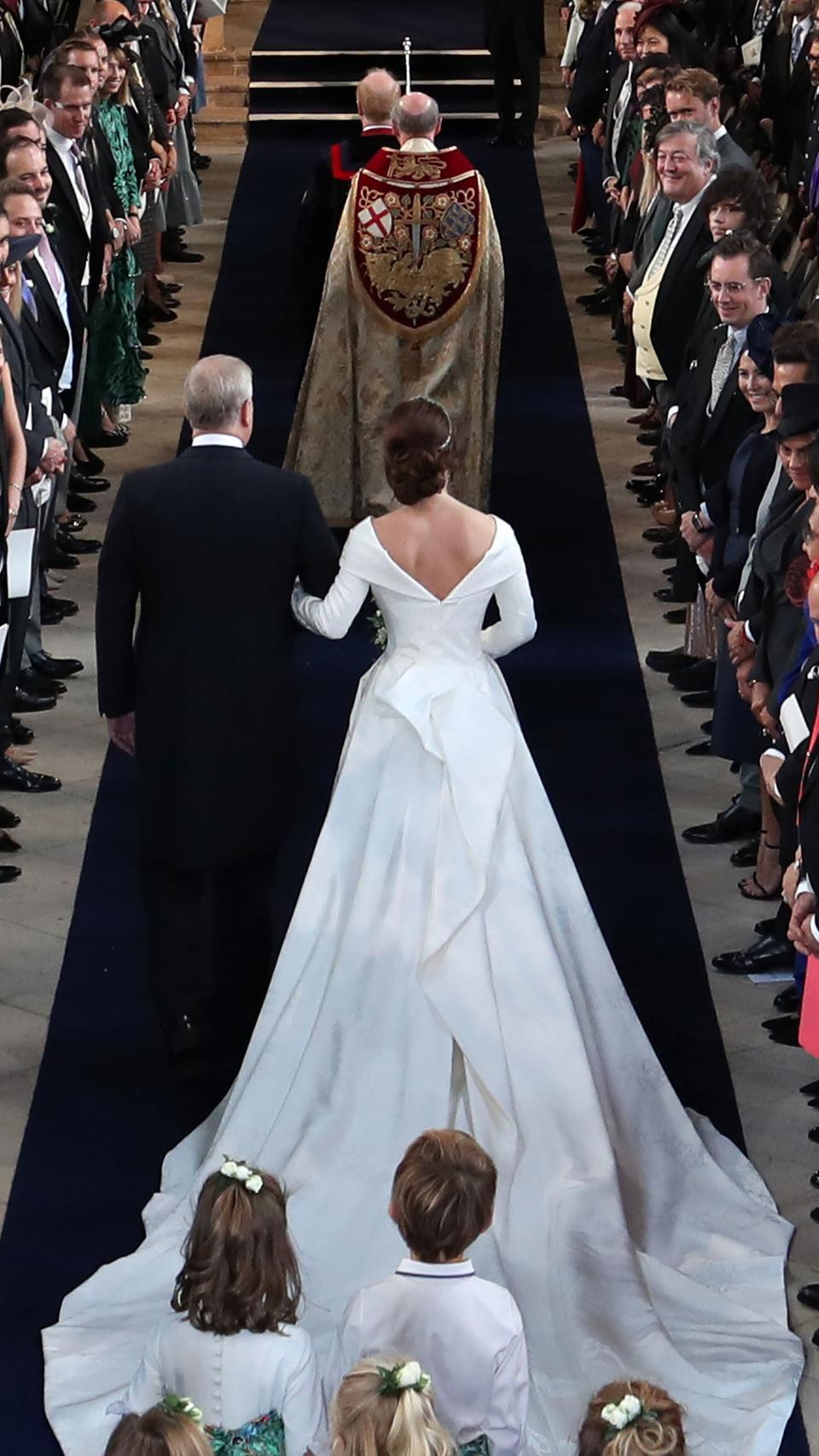 Eugenia de York entrando en la capilla.