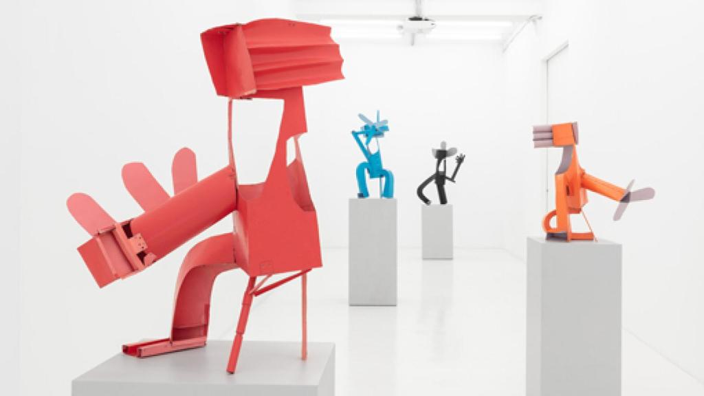 Image: Dibujos de metal, esculturas de papel