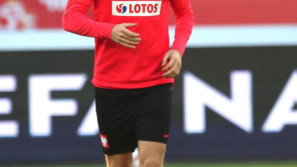 Piatek, en un entrenamiento con la selección de Polonia